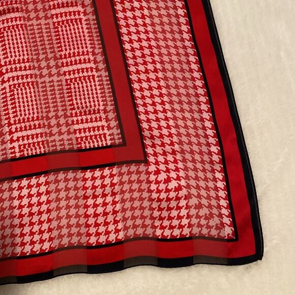 Adrienne Vittadini designer red houndstooth scarf wrap retro 34"x35" - Picture 8 of 9